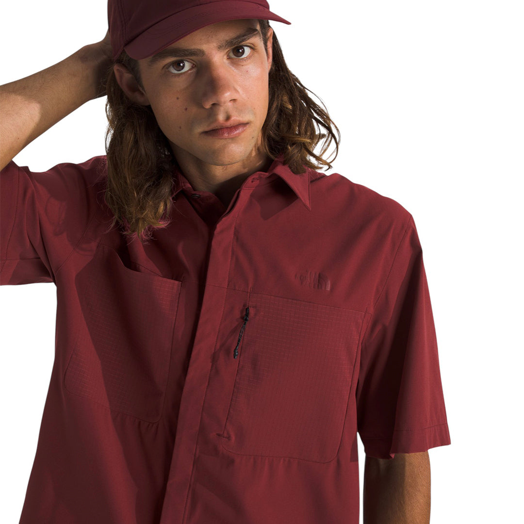 Camisa Hike Lightrange para hombre color vino