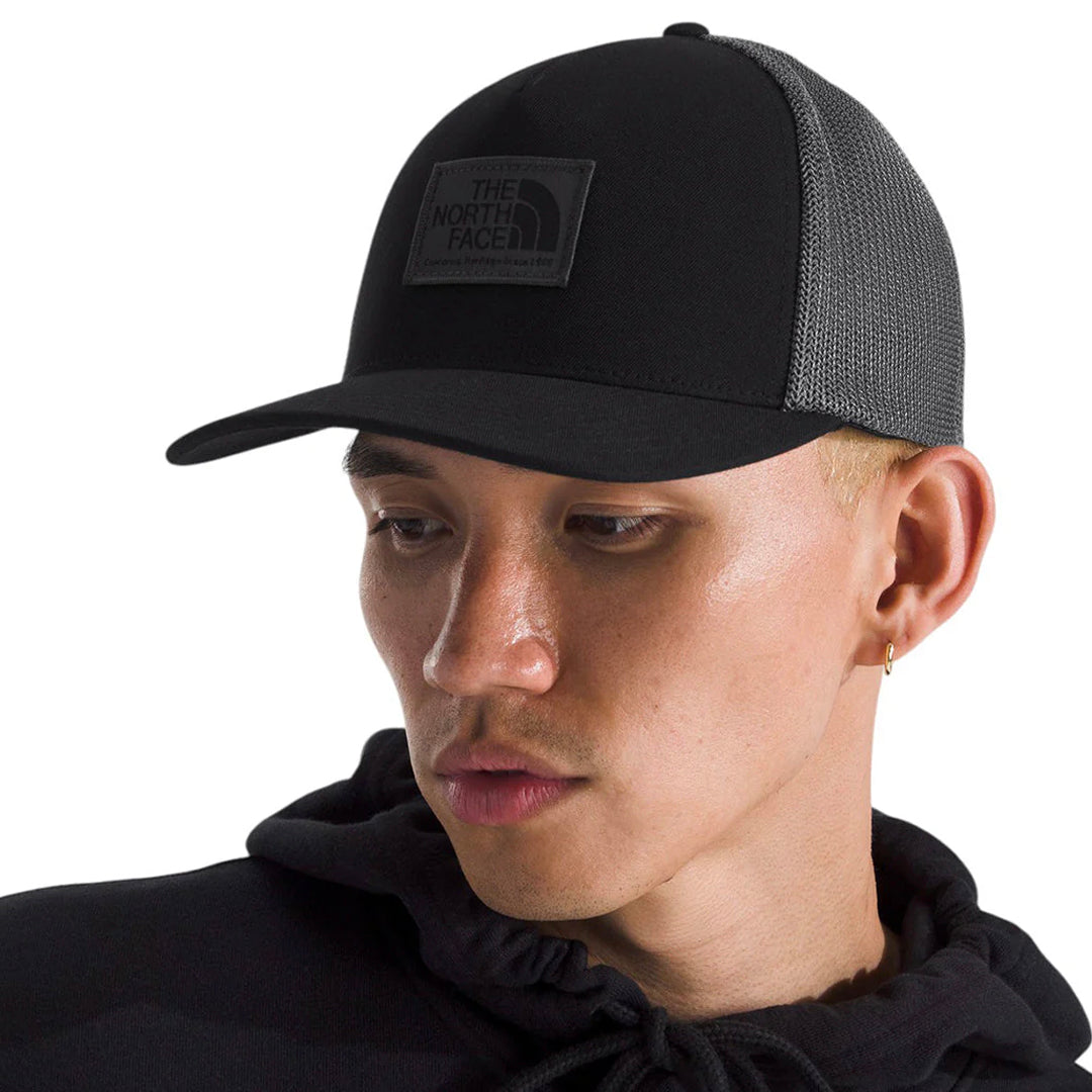 Gorra Keep It Patched Trucker unisex color negro