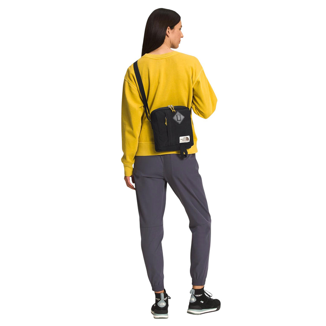 Crossbody Berkeley Cross para unisex color negro